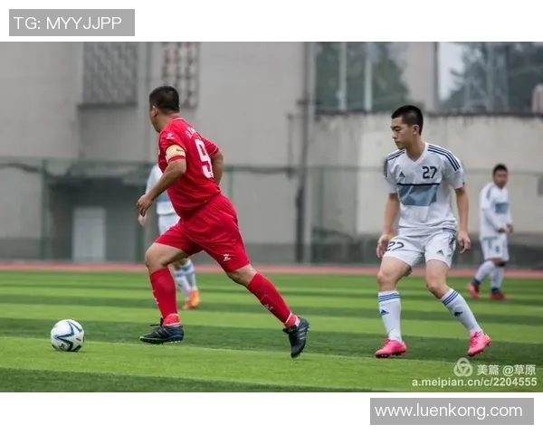 重庆足球队心理素质深度对比分析及其对比赛表现的影响探讨