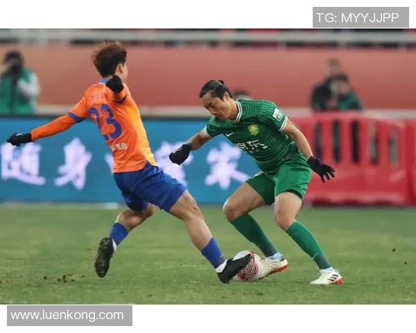 中超精彩回放鲁能对决国安巅峰对决再现绿茵场激情四溢