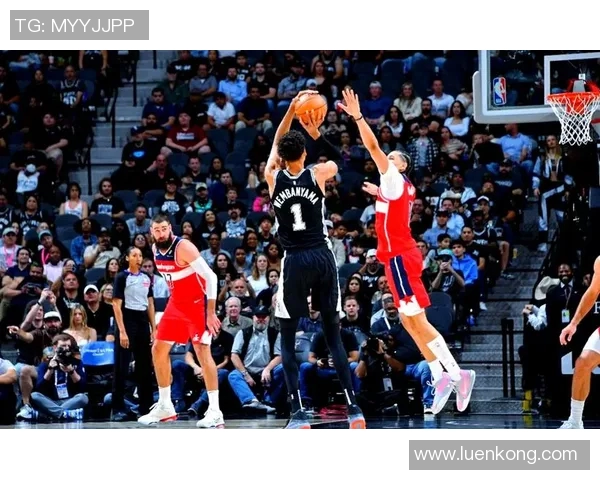 2017年4月22日马刺队与灰熊队激战成名的季后赛对决回顾