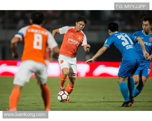 广州恒大力争主场胜利迎战梅州铁汉全力以赴争夺三分之战