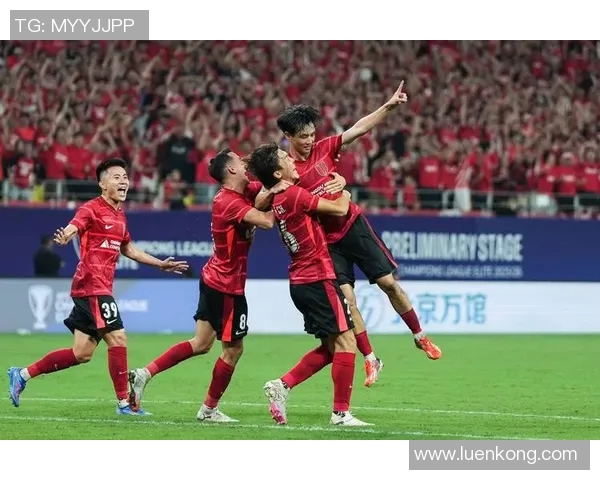 成都足球队以87分领跑欧锦赛积分榜展现强劲实力与团队合作精神